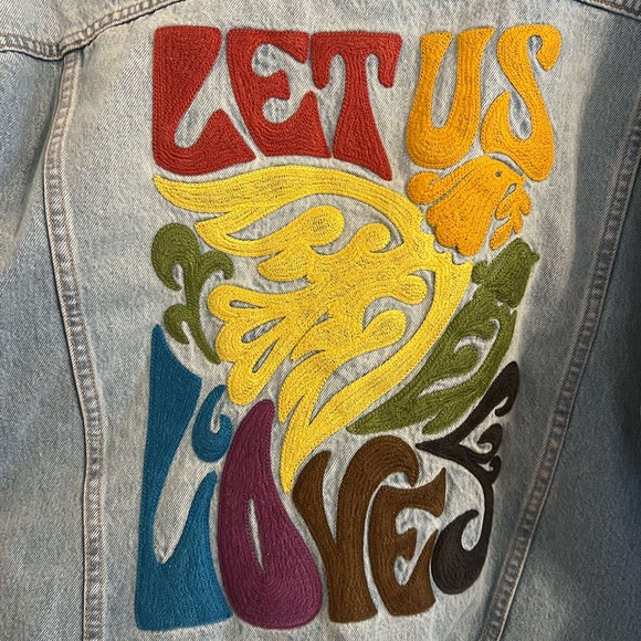 🔥 NWT Levi’s Limited Edition Pride Jean Jacket - “Let Us Love” - Size L 🔥 - Picture 2 of 6